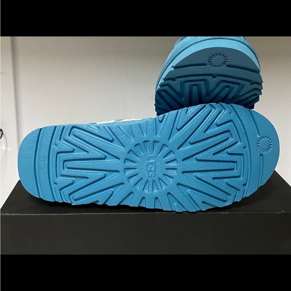 UGG Neumel LTA Wavelength Mens Insulated Winter Snow Boots SZ 11 Blue White NEW